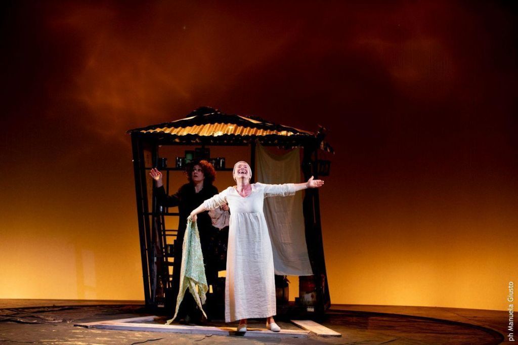 L'ANIMA BUONA DI SEZUAN al Teatro Manzoni di Milano