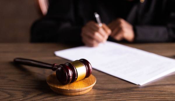 Assoluzione definitiva per i genitori dei Bimonte: La verità emergente sulla setta del Forteto