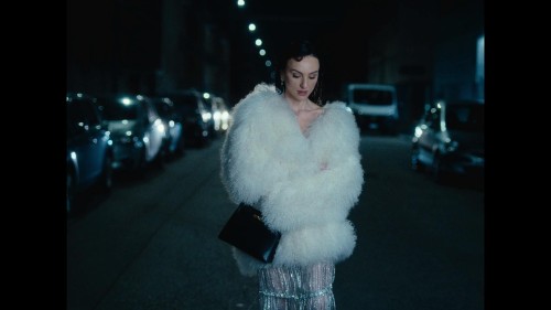 Arisa: Magica Favola — tra le prime cinque a Sanremo — online il video e live a Roma e Milano